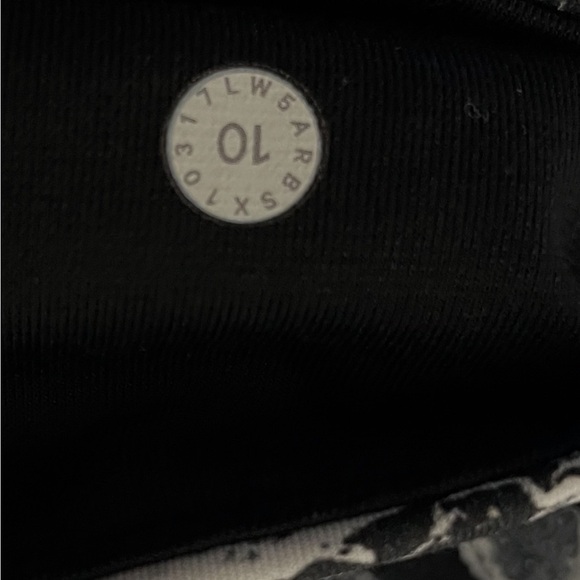 Lululemon Black Interlaced Starlight Train Times Leggings Size 10 26611 - Picture 10 of 15